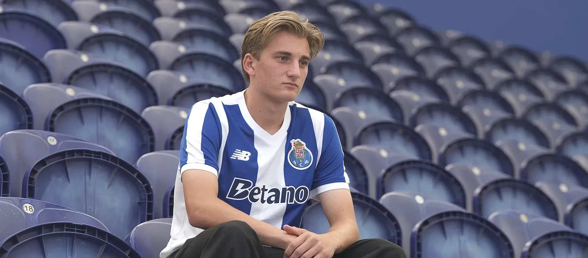 Oficial: Irmão de Victor Froholdt assina com o FC Porto